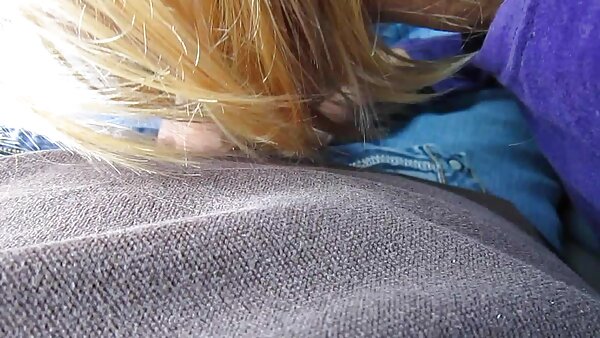 Bootyful si rambut coklat penggoda mengongkek dia merah jambu pussy dengan dildo aksi video lucah beliau