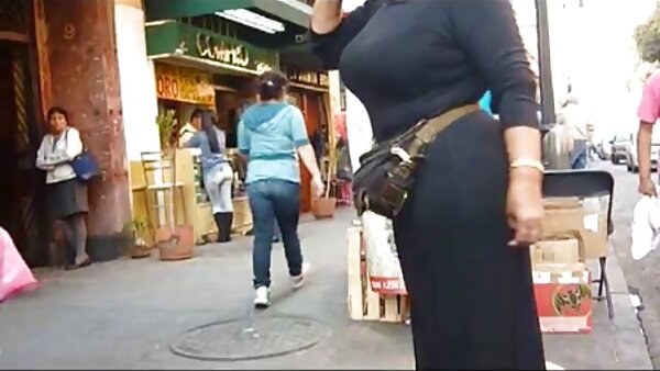 Gadis kurus dan panas seks baru terik Vivie Delmonico melakukan titjob yang sangat panas