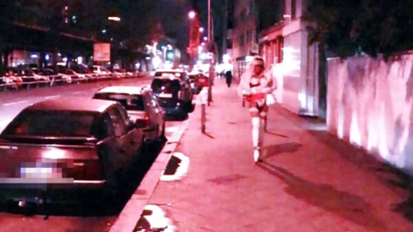 Rampasan rampasan menggoda seks jolok si rambut coklat hottie keinginan untuk menjadi analfucked dari belakang