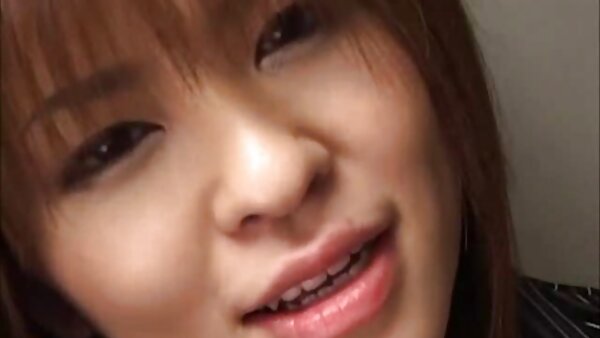 Si rambut coklat yang diikat adalah fucked keras oleh tranny remaja lucah tinggi bertatu Chelsea Marie