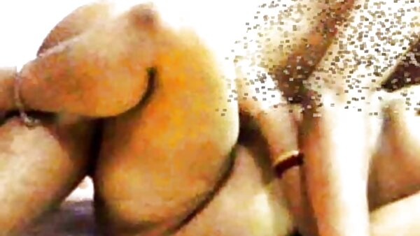 Mengerang dan berputar lelaki hisap poen perempuan Ulla mendapat fucked doggy sangat sukar