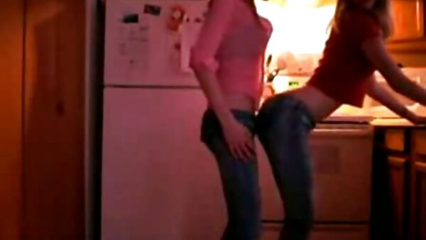 Orang kolej Rusia bercinta keras video lucah percuma dalam pesta seks swinger