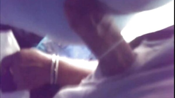Perempuan murahan terangsang menyertai teman lelaki rakan perempuannya untuk melakukan hubungan seks video blue lucah secara bertiga