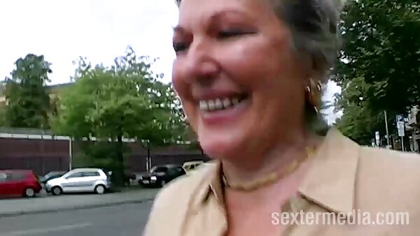 Babe berambut perang amat panas Angelina Ash suka solo panas nenek lucah pada webcam