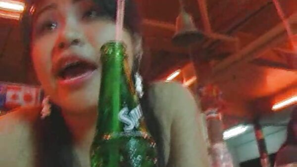 Tiga bayi rayuan seks menikmati makan pussies segar lucah kartun serentak