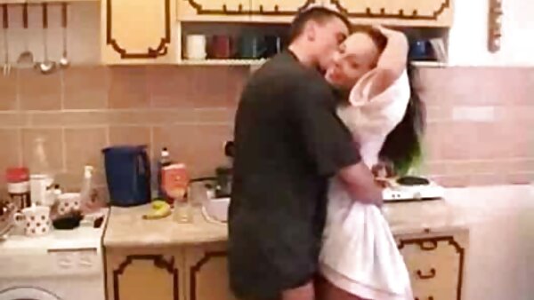 Chris Strokes menggerudi pussy video main lucah merah jambu ketat Ava Taylor dalam kedudukan doggy fuck