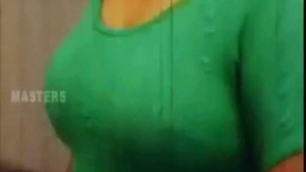 Si melayu sex lucah comel si rambut coklat amatur Kodi Gamble menggoda dan menelan semuanya